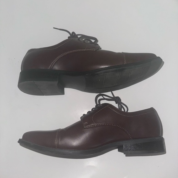 Alfani Brown Leather Adam Oxfords with Cap Toe Design - Picture 5 of 7